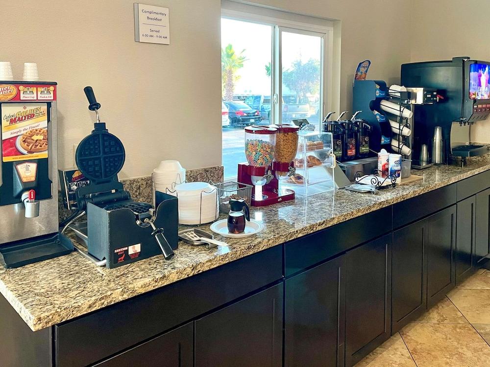 Econo Lodge Inn & Suites Corning Luaran gambar