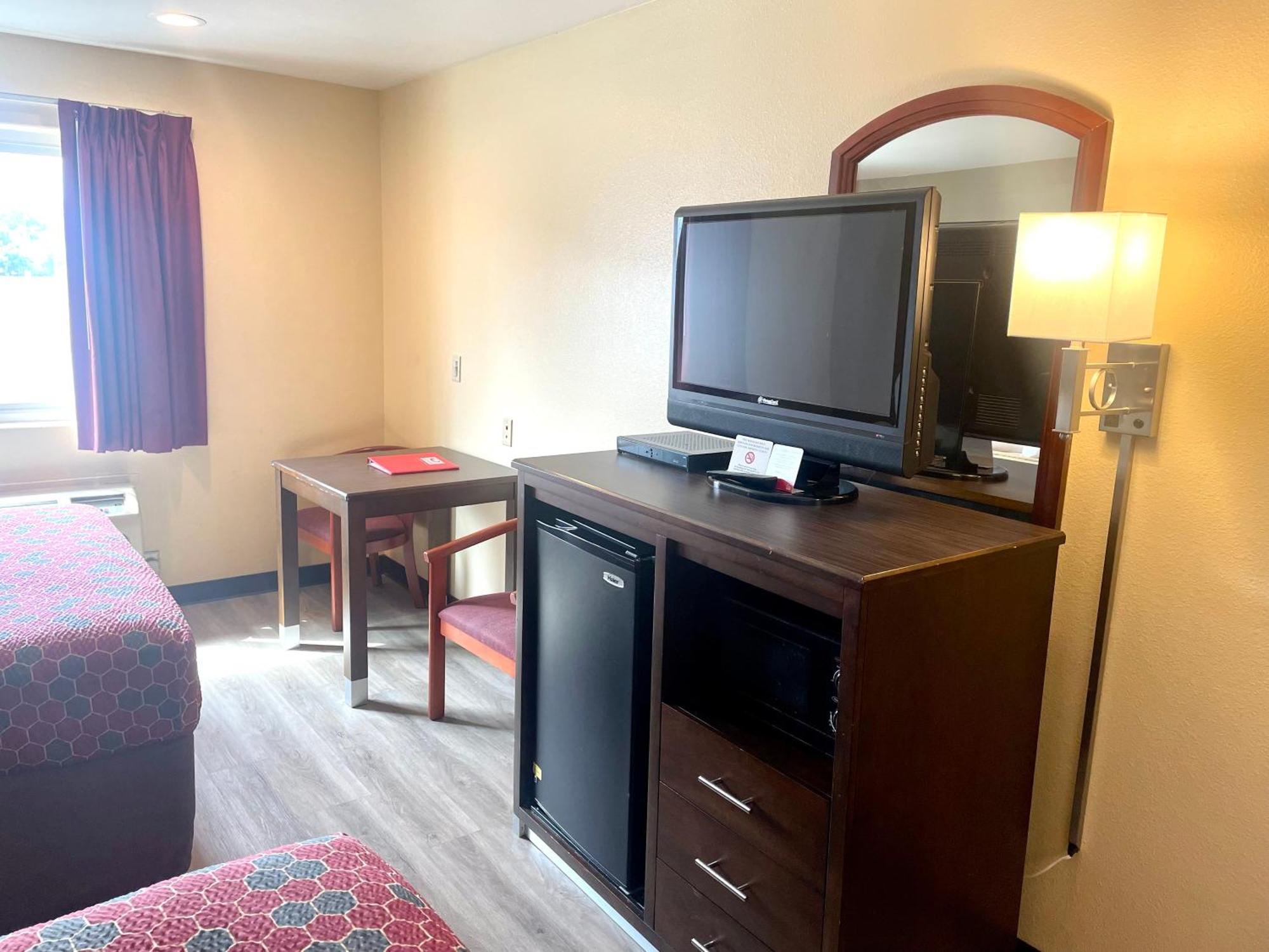 Econo Lodge Inn & Suites Corning Bilik gambar